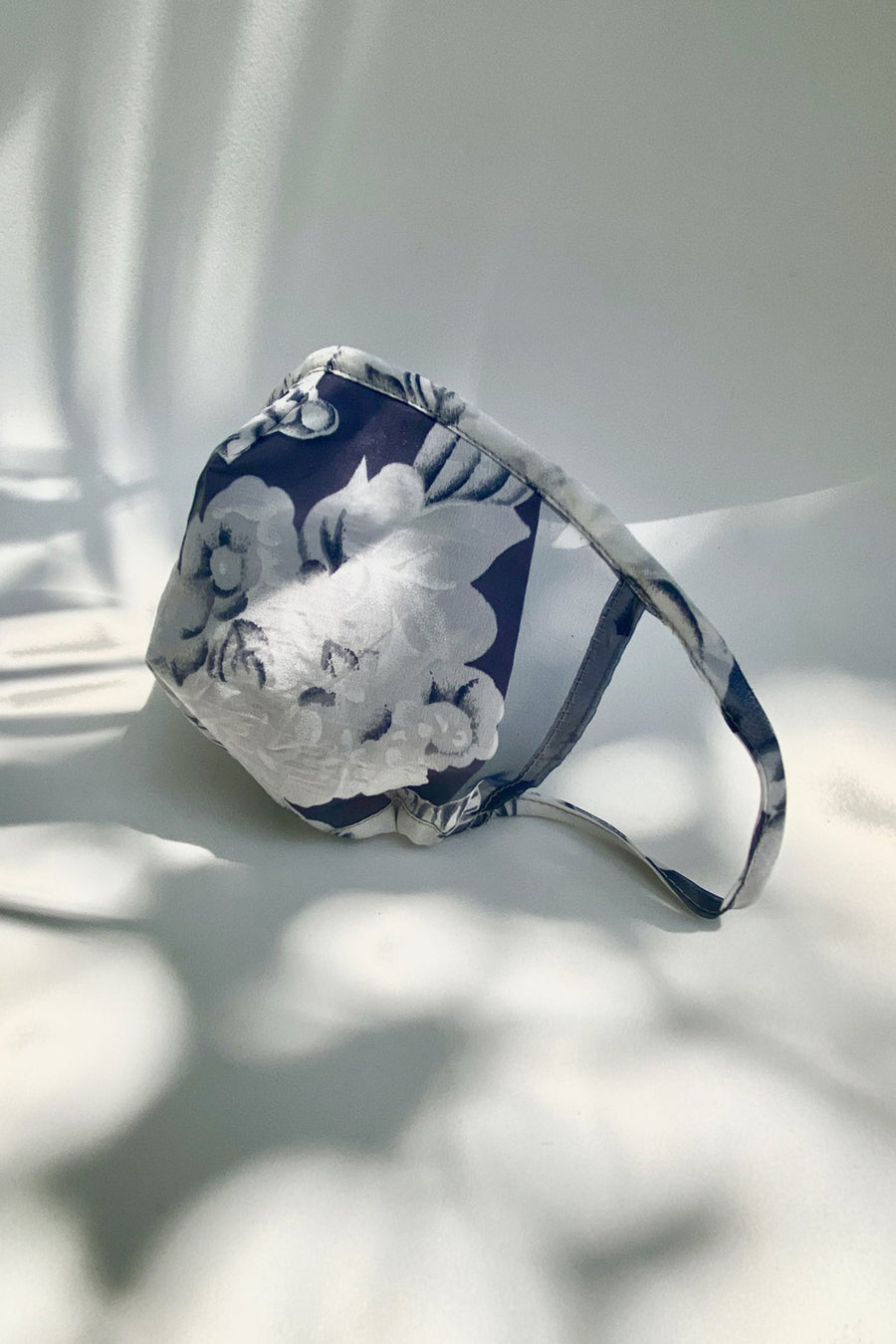 white navy floral (final sale)