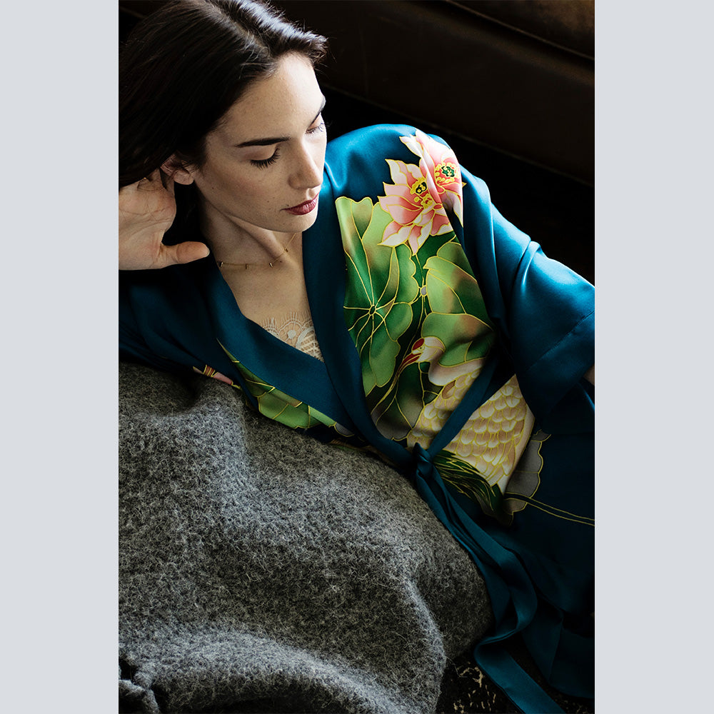 Silk Handpainted Crane Kimono Robe - Short | KIM+ONO – kimandono.com