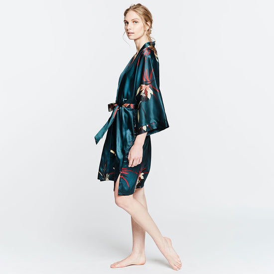 Hana Satin Kimono Robe - Short | Kimono Robe With Pockets – Kimandono.com