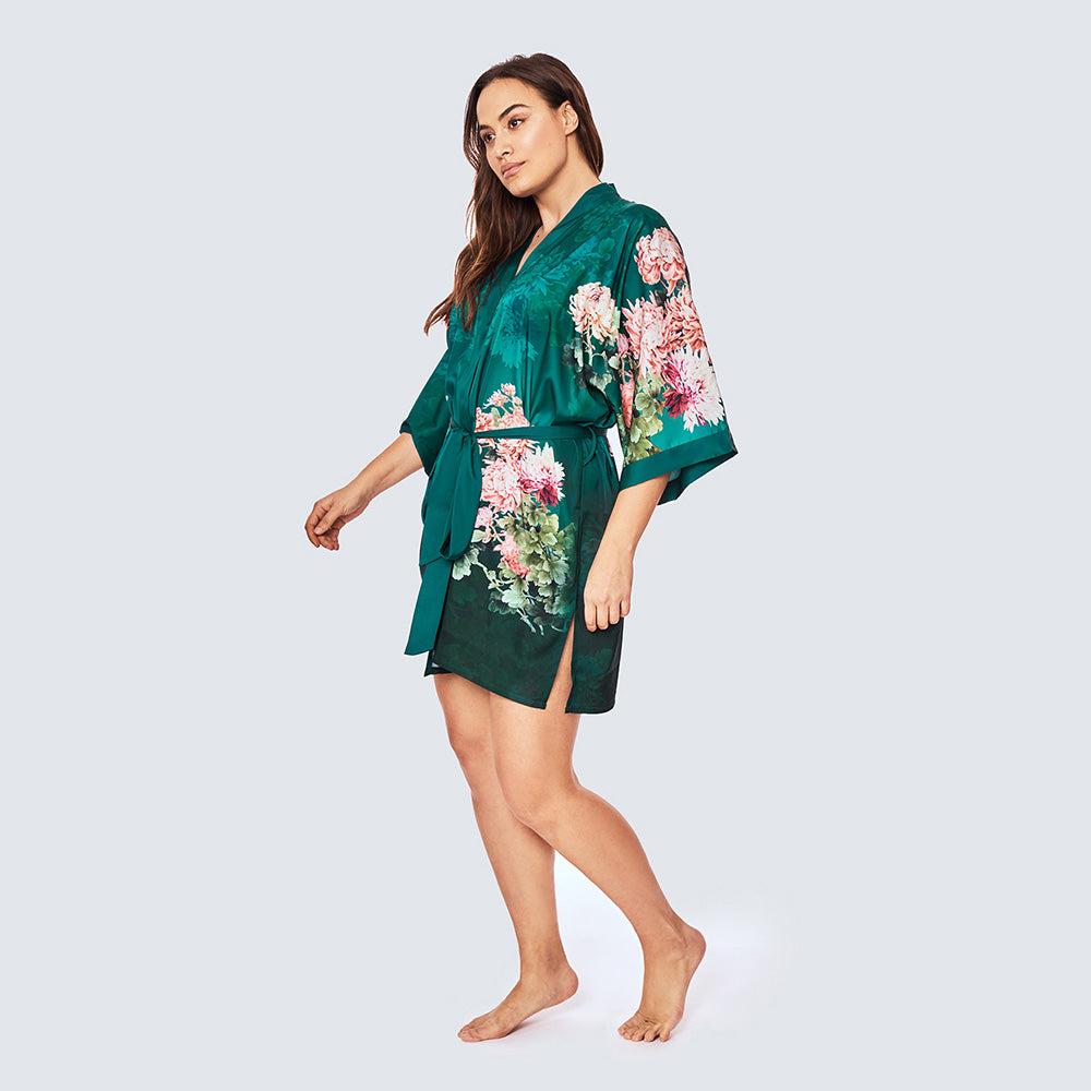 KIM+ONO | Coral Chrysanthemum Short Kimono Robe | Emerald