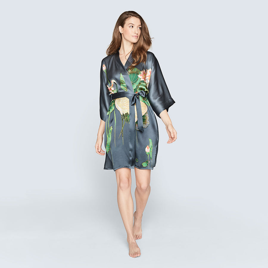 Silk Handpainted Crane Kimono Robe - Short | KIM+ONO – kimandono.com