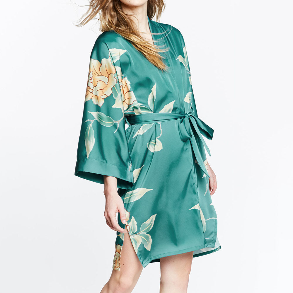 Aimi Floral Short Kimono Robe Wrap | KIM + ONO – Kimandono.com